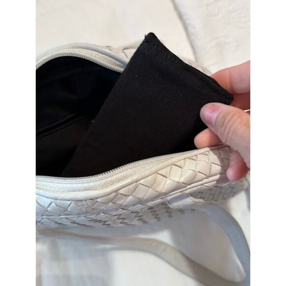 Bloomingdale’s Women's Cream woven leather Intrecciato Shoulder Bag vintage - Picture 13 of 13